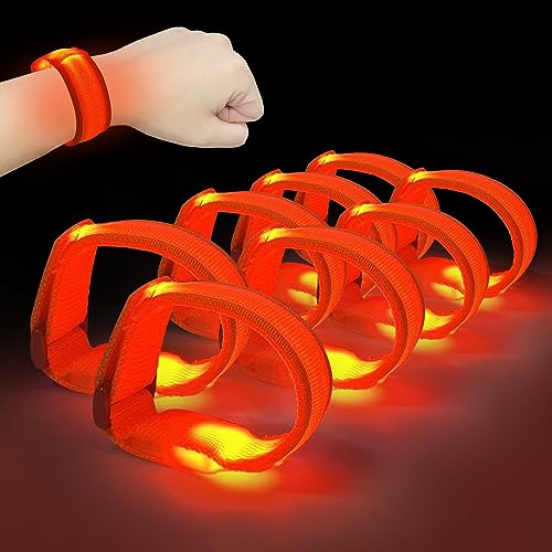 M.best 8pcs LED Light Up Armbänder Glühen blinkende Armbänder Glühen in der dunklen Partyzubehör für Hochzeit, Raves, Konzert, Camping, Sportereignisse, Party von M.best