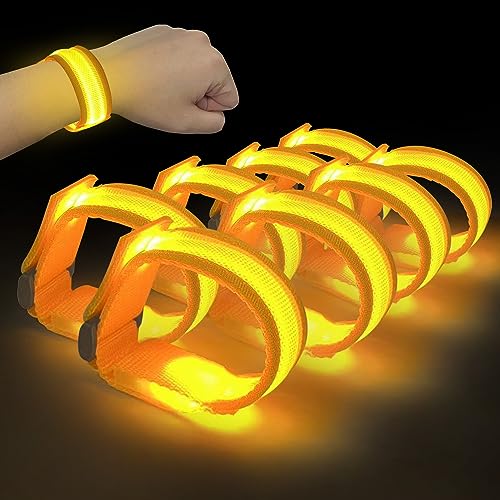 M.best 8pcs LED Light Up Armbänder Glühen blinkende Armbänder Glühen in der dunklen Partyzubehör für Hochzeit, Raves, Konzert, Camping, Sportereignisse, Party von M.best