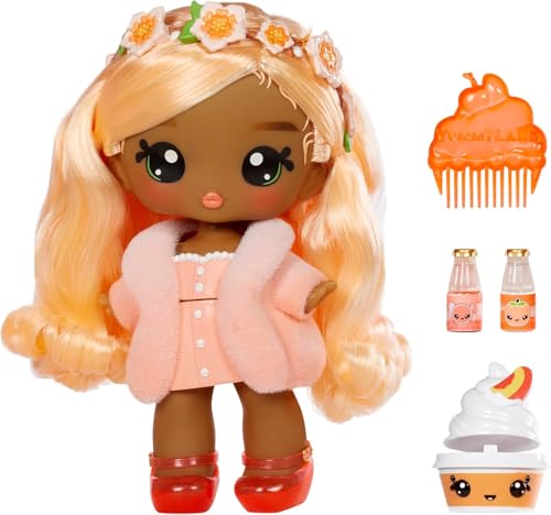 Yummiland Large Doll und Num Nom Lipgloss Pet - Piper Peach und Swirlyboo - Duftende Puppe mit DIY Lipgloss-Set - Geeignet für Kinder ab 4 Jahren von Yummiland