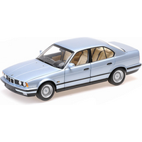 MINICHAMPS 1:18 BMW 535i (E34) - 1988 - LIGHT BLUE METALLIC von MINICHAMPS