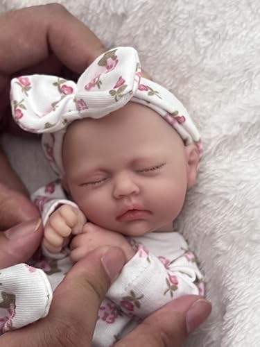 MYREBABY 17,8 cm große Mini-Baby-Puppe, Silikon, Ganzkörper-Baby-Puppe, weiche Haut, realistische Babypuppe für Neugeborene, echtes Leben, kleine Babypuppe mit Fütterungszubehör, 6 von MYREBABY