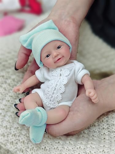 MYREBABY Miniatur 17,8 cm Ganzkörper Silikon Reborn Babypuppe Realistische Augen Offen Niedlich Baby Mädchen Das Aussehen Echte Neugeborene Babys Anti Stress Weiche Puppe (Cyan) von MYREBABY