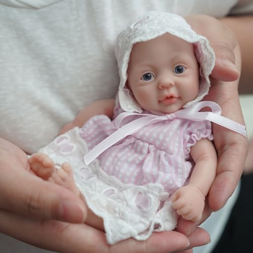 MYREBABY Reborn Babypuppe, 17,8 cm, Silikonpuppe, Mädchen, Linda, realistische Mini-Puppe, für Neugeborene, Ganzkörper-Puppe, mit Fütterungszubehör und Geschenkbox von MYREBABY