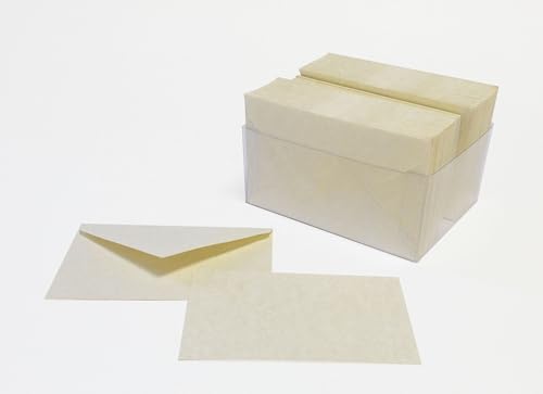 Briefpapier-Set, 100 Blatt und 100 Umschläge mit Themendekorationen, Format 9 x 14 cm, hochwertiges Papier mit Verzierungen aus Gold in Pulver, hergestellt in Italien. von Magicamente Carta