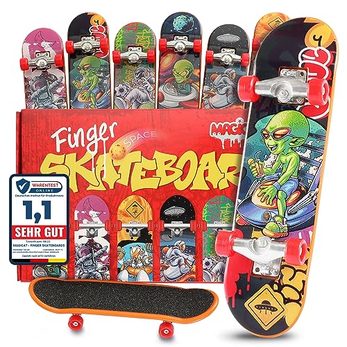 Magicat Finger Skateboard Space Edition, 6 stylische Fingerskateboards, Spielzeug Finger Skateboard für Party I Fingerboard Spiele I Board Mitgebsel, Alien und Astronaut Design I Give Aways Kinder von Magicat