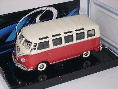 Maisto VW Volkswagen Bully Samba Transporter T1 T 1 Rot Bus 1/24 Modellauto Modell Auto von koenig-tom