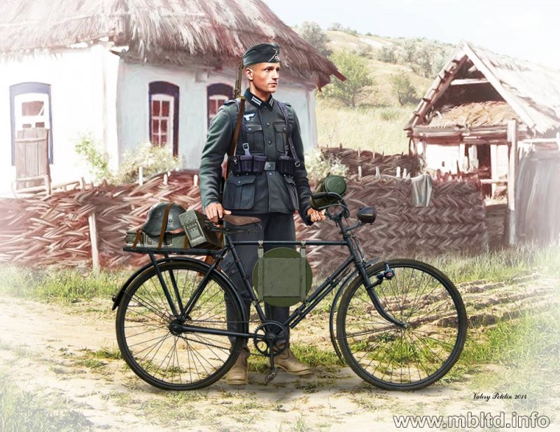 German Soldier Bicyclist, 1932 von Master Box Plastic Kits