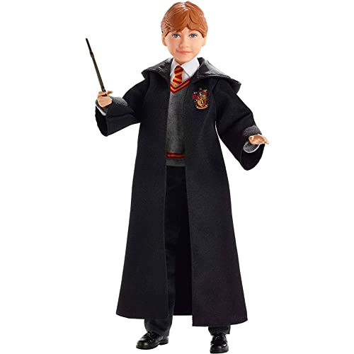 Mattel Harry Potter - Ron Weasley Sammlerpuppe (ca. 26 cm) mit Hogwarts-Uniform, Gryffindor-Robe und Zauberstab, Spielzeug ab 6 Jahren FYM52 von Mattel