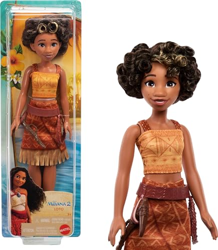 Mattel Disney Moana 2 Loto Modepuppe mit 2 Zubehörteilen, Abnehmbares Outfit mit Gürtel & Axt, inspiriert vom Film von Mattel