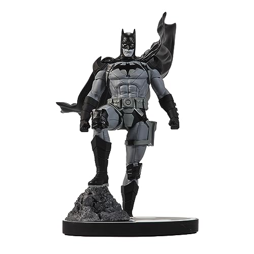 DC McFarlane Toys Direct Batman von Mitch Gerads (Batman-Statue aus Kunstharz, Schwarz / Weiß) von McFarlane