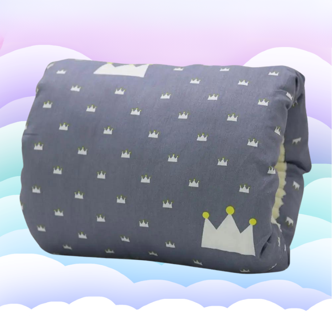 MamáEase – Ergonomisch&weich– Stillkissen für Babys Kronen | Pädagogisches Holzspielzeug MamáEase – Ergonomisch&weich– Stillkissen für Babys Kronen | Pädagogisches Holzspielzeug von Mein Kleines Baby