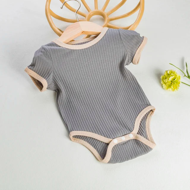 Mini Fashion™ - Lustige Farbkombinationen - Baby-Strampler Grau / 50 (0-3 Monate) | Pädagogisches Holzspielzeug von Mein Kleines Baby