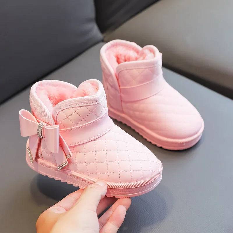 Mini Fashion™ - Rutschfest - Mädchen Schneestiefel Rosa / 35 (8-9 Jahr) | Pädagogisches Holzspielzeug von Mein Kleines Baby