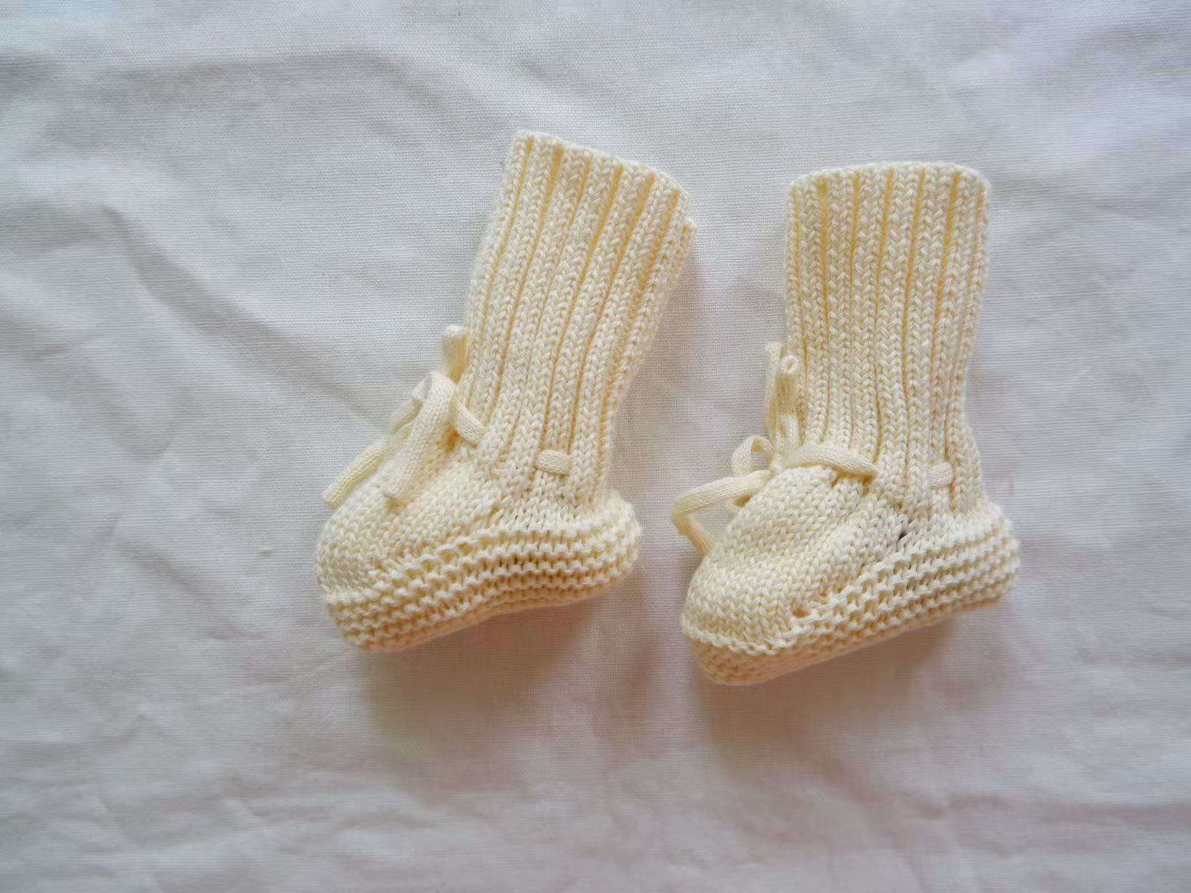 Mini Fashion™ - Warm&Stylisch - Gestrickte Babyschuhe Gelb / S (0-6 Monate) | Pädagogisches Holzspielzeug von Mein Kleines Baby