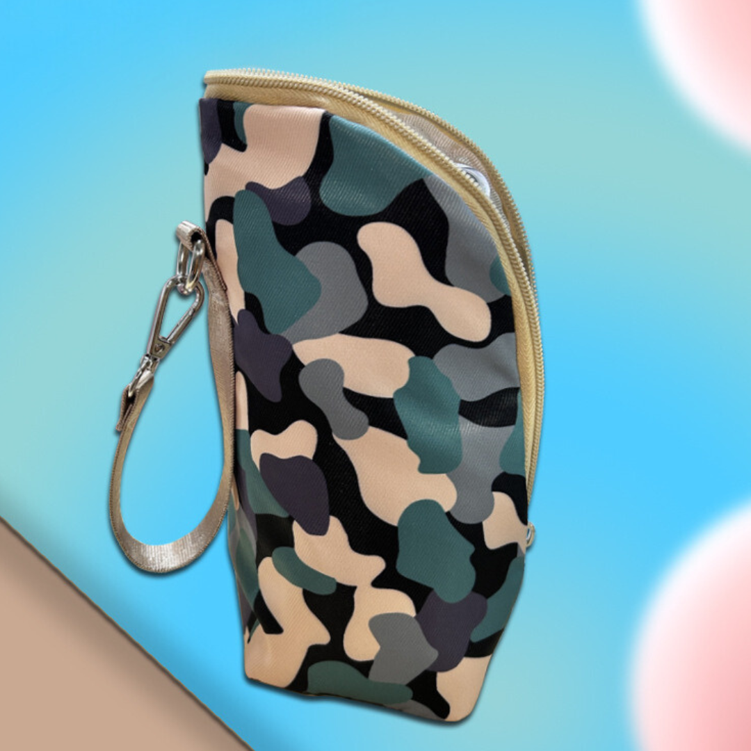 Nurtura – Warm & Unterwegs – Tragbarer Babyflaschenwärmer Camo – Schwarz – Reißverschluss | Pädagogisches Holzspielzeug Nurtura – Warm & Unterwegs – Tragbarer Babyflaschenwärmer Camo – Schwarz – Reißverschluss | Pädagogisches Holzspielzeug von Mein Kleines Baby