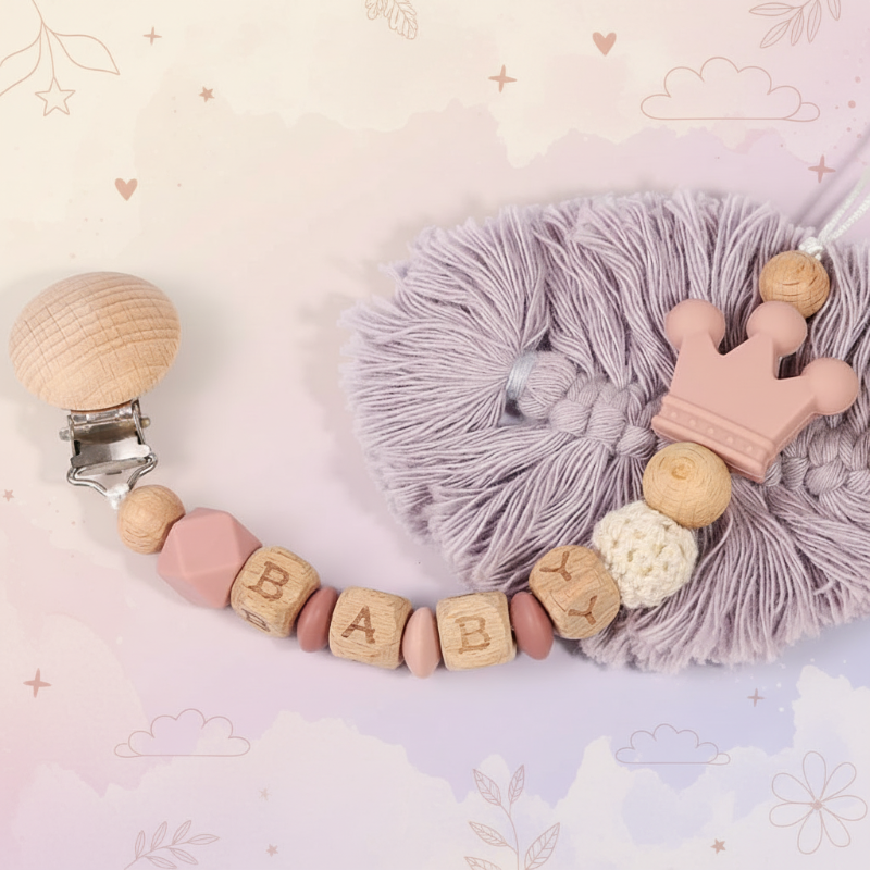 Personalized Pacifier Chain– Sicher&stilvoll– Personalisierte Schnullerkette Staubfrei | Pädagogisches Holzspielzeug Personalized Pacifier Chain– Sicher&stilvoll– Personalisierte Schnullerkette Staubfrei | Pädagogisches Holzspielzeug von Mein Kleines Baby