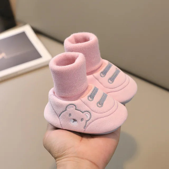 Toddler Sneaker Socks™ - Tiny Feet Parade - Sneaker Socken Rosa / L (18-24 Monate) | Pädagogisches Holzspielzeug von Mein Kleines Baby