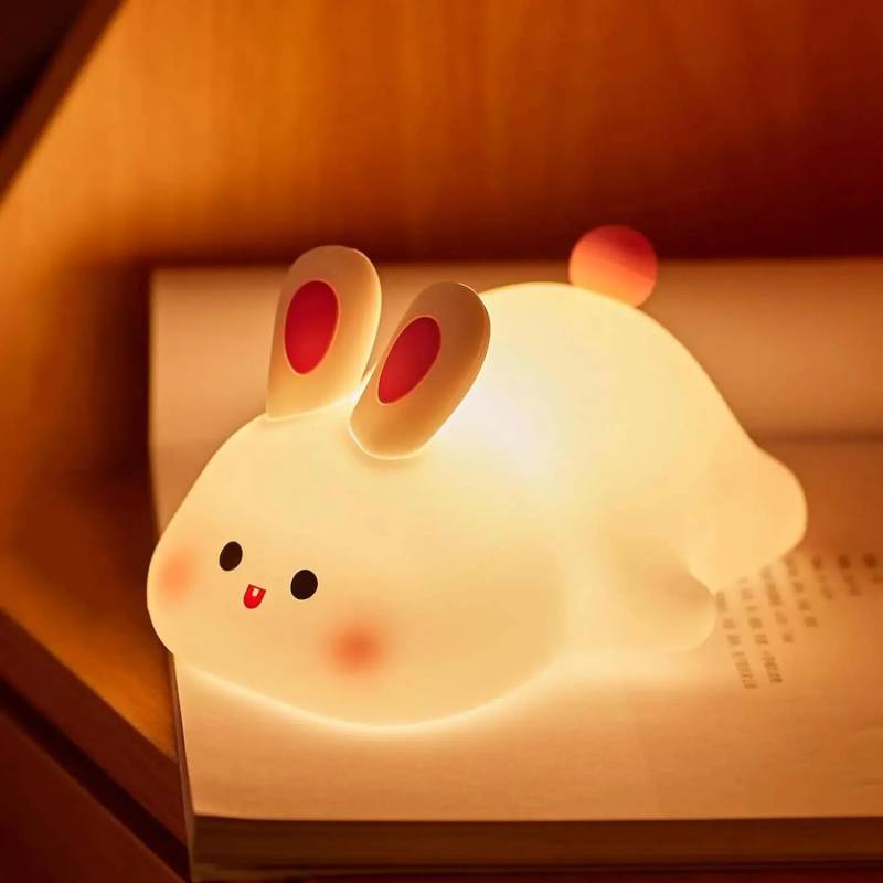 Squeezie Night Light™ - Kuscheliges Licht - Nachtlicht Hase | Pädagogisches Holzspielzeug von Mein Kleines Baby