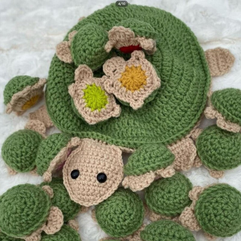 Turtle Crochet Memory Game™ - Gedächtnis trainieren - Gehäkelte Schildkröte Mutterschildkröte + 16 Kleine | Pädagogisches Holzspielzeug von Mein Kleines Baby