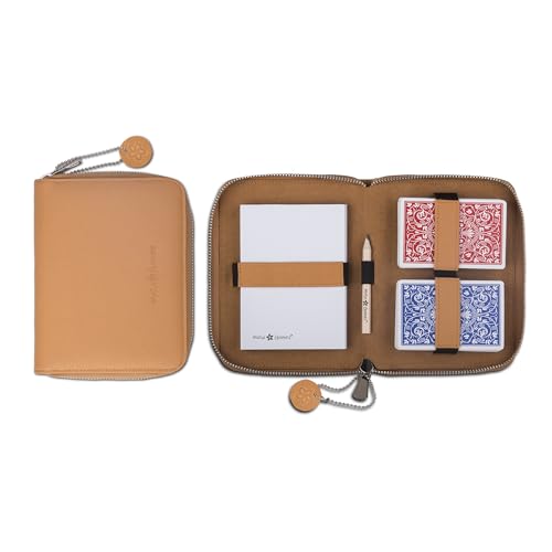 Melia Games Spielkarten Set Deluxe - Premium Karten-Etui aus feinstem Leder - komplettes Set inklusive 2 Spielkartendecks, Notizblock und Bleistift (Designer Edition - Mustard) von Melia Games