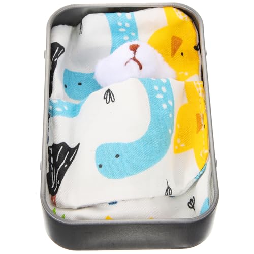 Milisten Mini Plüschbär mit Blauem Stoffbeutel und Weißer Dose Kleines Kuscheltier Ornament für Mädchen Kinderzimmer Deko und Geburtstagsgeschenk Weicher Plüschbär aus Plüsch und Metall Milisten Mini Plüschbär mit Blauem Stoffbeutel und Weißer Dose Kleines Kuscheltier Ornament für Mädchen Kinderzimmer Deko und Geburtstagsgeschenk Weicher Plüschbär aus Plüsch und Metall von Milisten