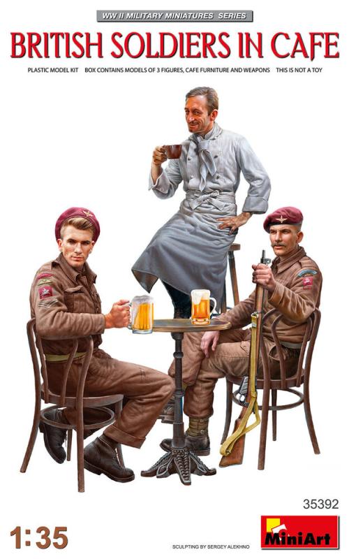 British Soldiers in Cafe von Mini Art