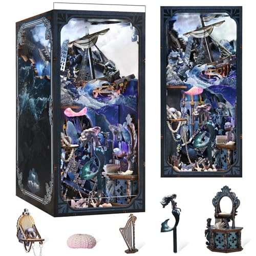 MiniCity Book Nook Kit, DIY Puppenhaus Buchecke, Miniatur-Kit für Bücherregal, Puppenhäuser für Erwachsene, Teenager, Halloween, 3D-Holzpuzzle-Buchstützen mit LED-Licht und Staubschutz (Sirens Song) MiniCity Book Nook Kit, DIY Puppenhaus Buchecke, Miniatur-Kit für Bücherregal, Puppenhäuser für Erwachsene, Teenager, Halloween, 3D-Holzpuzzle-Buchstützen mit LED-Licht und Staubschutz (Sirens Song) von MiniCity