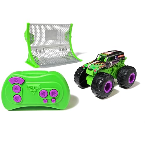 Monster Jam, Offizieller Grave Digger Ferngesteuerter Monstertruck im Maßstab 1:64, inklusive Rampe, RC Cars Kinderspielzeug für Jungen und Mädchen ab 4 Jahren von Monster Jam