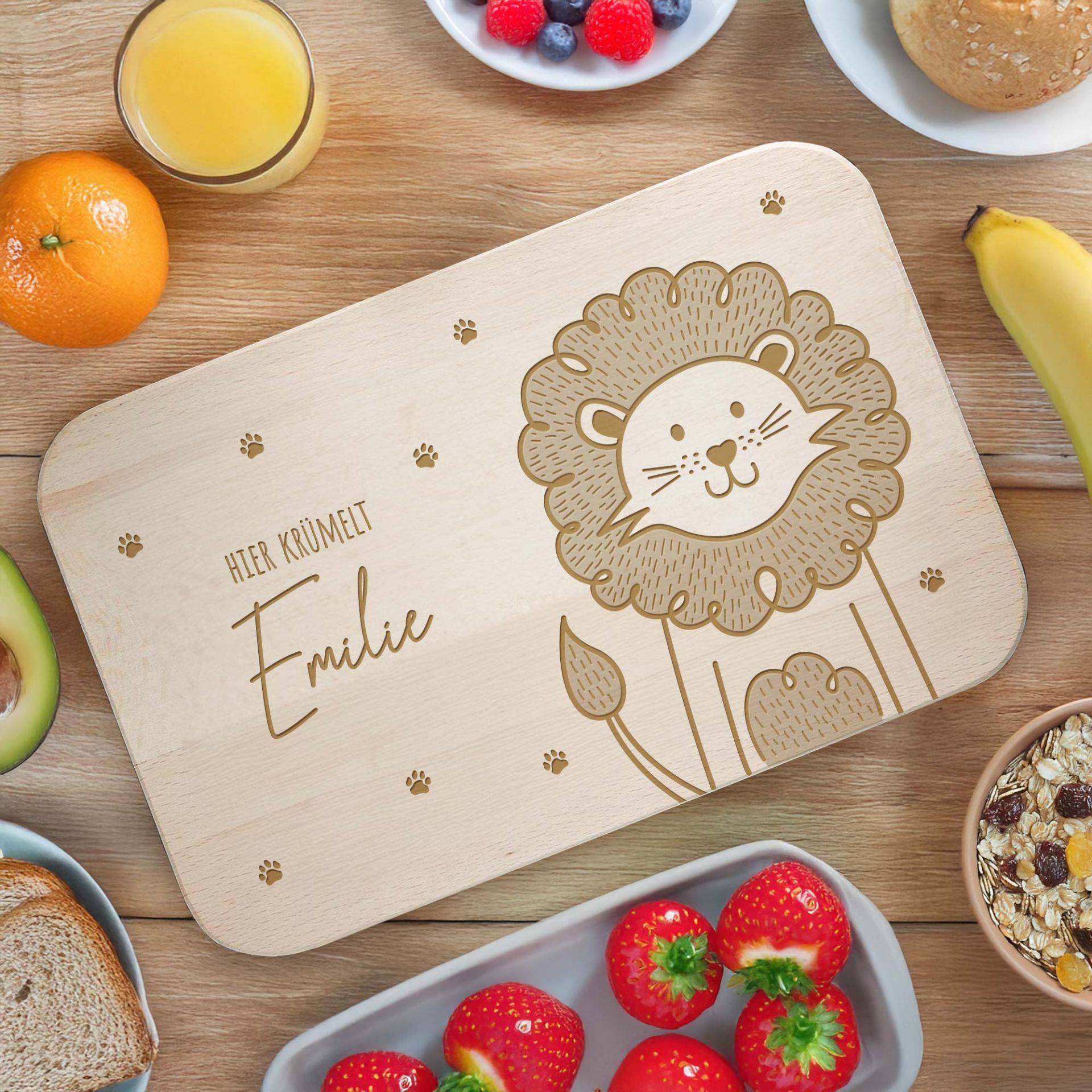 Frühstücksbrettchen mit Gravur - Löwe Frühstücksbrettchen mit Gravur - Löwe von Monsterzeug