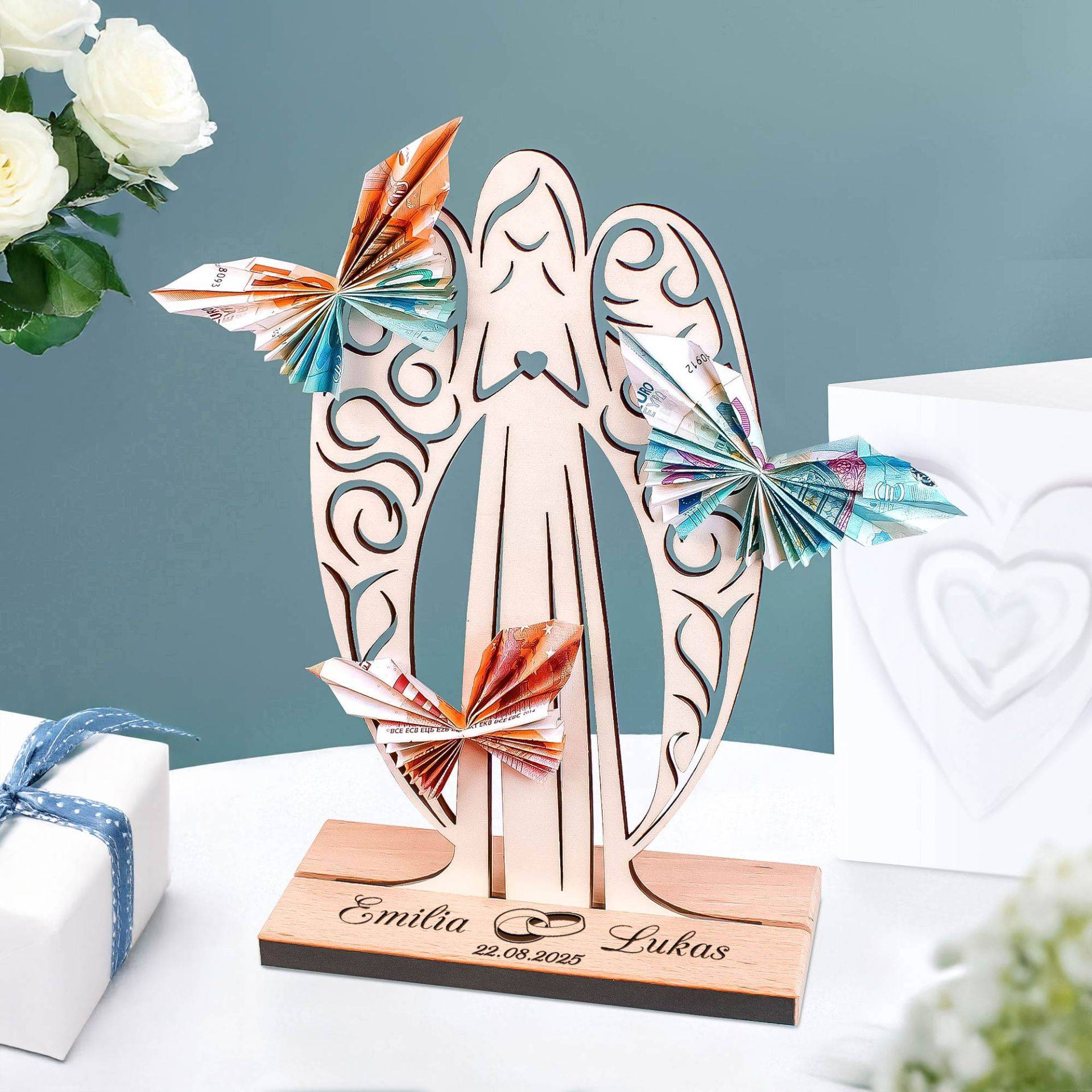 Großer Geldengel aus Holz mit Gravur zur Hochzeit - Ringe Großer Geldengel aus Holz mit Gravur zur Hochzeit - Ringe von Monsterzeug