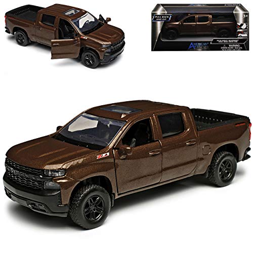 Motormax Chevrolet Silverado Trail Boss Crew Cab 4. Generation Pick-Up Braun Ab 2018 mit Rückzugsmotor ca 1/43 1/36-1/46 Modell Auto mit individiuellem Wunschkennzeichen von Motormax