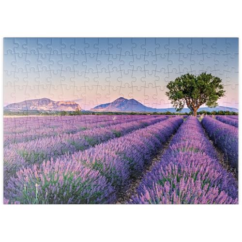 MyPuzzle Lavendelfeld in der Provence, Frankreich - Premium 200 Teile Puzzle - MyPuzzle Sonderkollektion von Starnberger Spiele von MyPuzzle.com