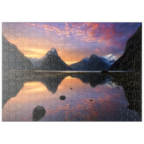 MyPuzzle Milford Sound bei Sonnenuntergang, Neuseeland - Premium 200 Teile Puzzle - MyPuzzle Sonderkollektion von Puzzle Galaxy MyPuzzle Milford Sound bei Sonnenuntergang, Neuseeland - Premium 200 Teile Puzzle - MyPuzzle Sonderkollektion von Puzzle Galaxy von MyPuzzle.com