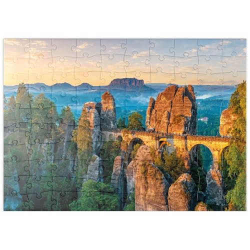 MyPuzzle Sonnenaufgang an der Bastei in der Sächsischen Schweiz, Sachsen, Deutschland - Premium 100 Teile Puzzle - MyPuzzle Sonderkollektion von Starnberger Spiele von MyPuzzle.com