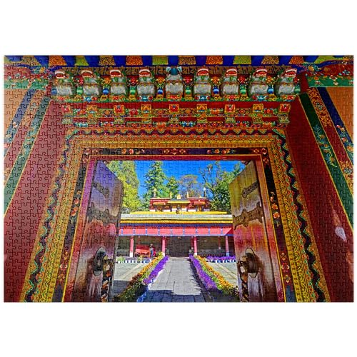 MyPuzzle Verziertes Eingangstor zum Park der Sommerresidenz des Dalai Lamas, Tibet - Premium 1000 Teile Puzzle - MyPuzzle Sonderkollektion von Puzzle Galaxy von MyPuzzle.com