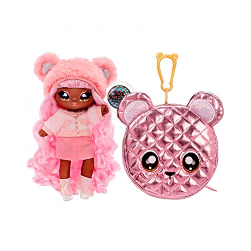 Na! Na! Na! Surprise2-in-1 Soft Modepuppe & Metallic Purse Glam Serie - Sammlerpuppe - Puppe mit Pinken Haaren Pinker Bären-Tasche - Cali Grizzly von Na! Na! Na! Surprise