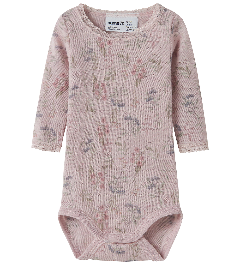 Name It Body l/ä - Wolle - Noos - NbfWang - Violett Ice/Blumen + - Name It - 74 - Body L/Ä Name It Body l/ä - Wolle - Noos - NbfWang - Violett Ice/Blumen + - Name It - 74 - Body L/Ä von Name It