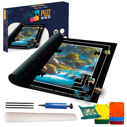 Puz On The Go® | Faltbare Riesen Puzzlematte 140x100cm | Puzzles Support 3000 Teile | Weicher Rutschfester Filz | Einfacher Transport | Inkl. Aufblasgerät und Organisatoren | OriginalCorner® von Original Cup