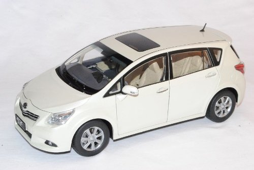 Paudi T*o*y*o*t*a Verso Weiss Ab 2009 1/18 Modell Auto von PAUDI MODEL