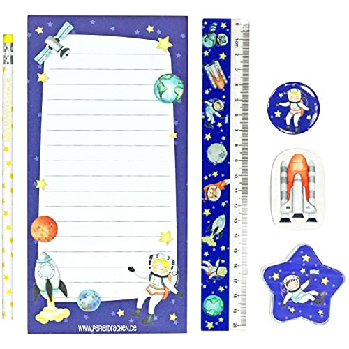 Papierdrachen 6-teiliges Schreibset für Grundschul Kinder | Astronaut-Motiv | mit Bleistift Spitzer Lineal Radierer Schreibblock | Geschenkidee zur Einschulung | Mitgebsel für Kindergeburtstag | Set 5 Papierdrachen 6-teiliges Schreibset für Grundschul Kinder | Astronaut-Motiv | mit Bleistift Spitzer Lineal Radierer Schreibblock | Geschenkidee zur Einschulung | Mitgebsel für Kindergeburtstag | Set 5 von Papierdrachen