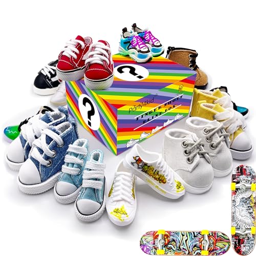 Party4kids Finger-Skateboard & Fingerschuhe Set, Blindbox, zufälliges Mini-Fingerschuh-Set, 5 Paar Fingerschuhe & 2 Stück Fingerbrett, Spielzeug für Kinder, Geschenkideen für Kinder von Party4kids