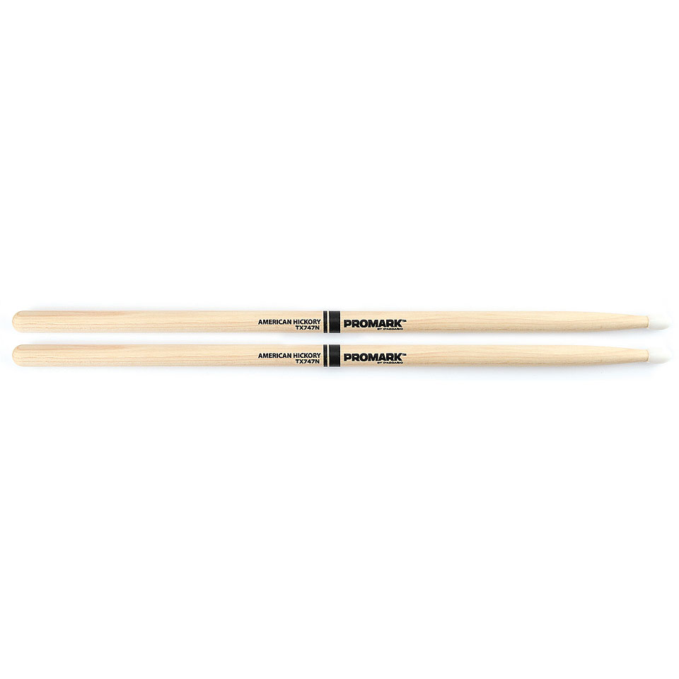 Promark Classic Forward Hickory 747 Oval Nylon Tip Drumsticks von Promark