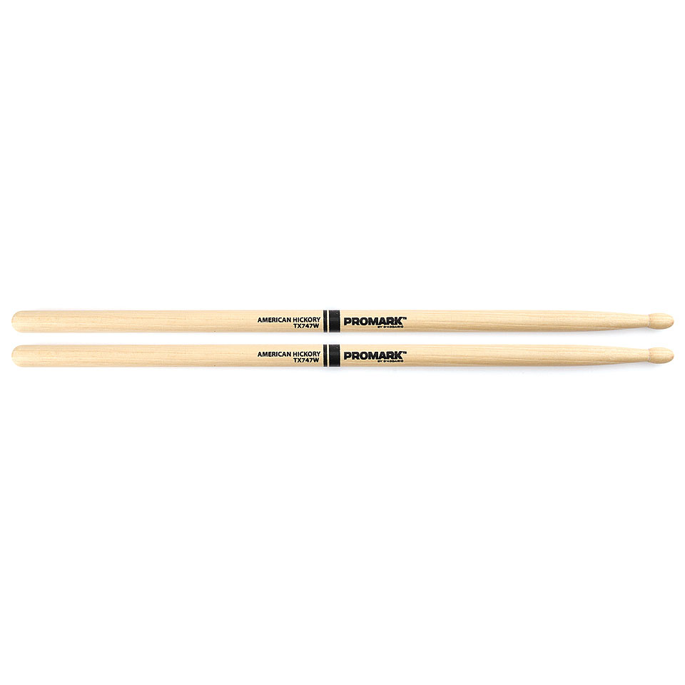 Promark Classic Forward Hickory 747 Oval Wood Tip Drumsticks von Promark