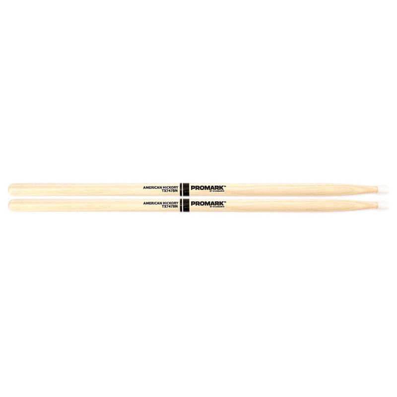 Promark Classic Forward Hickory 747B Oval Nylon Tip Drumsticks von Promark