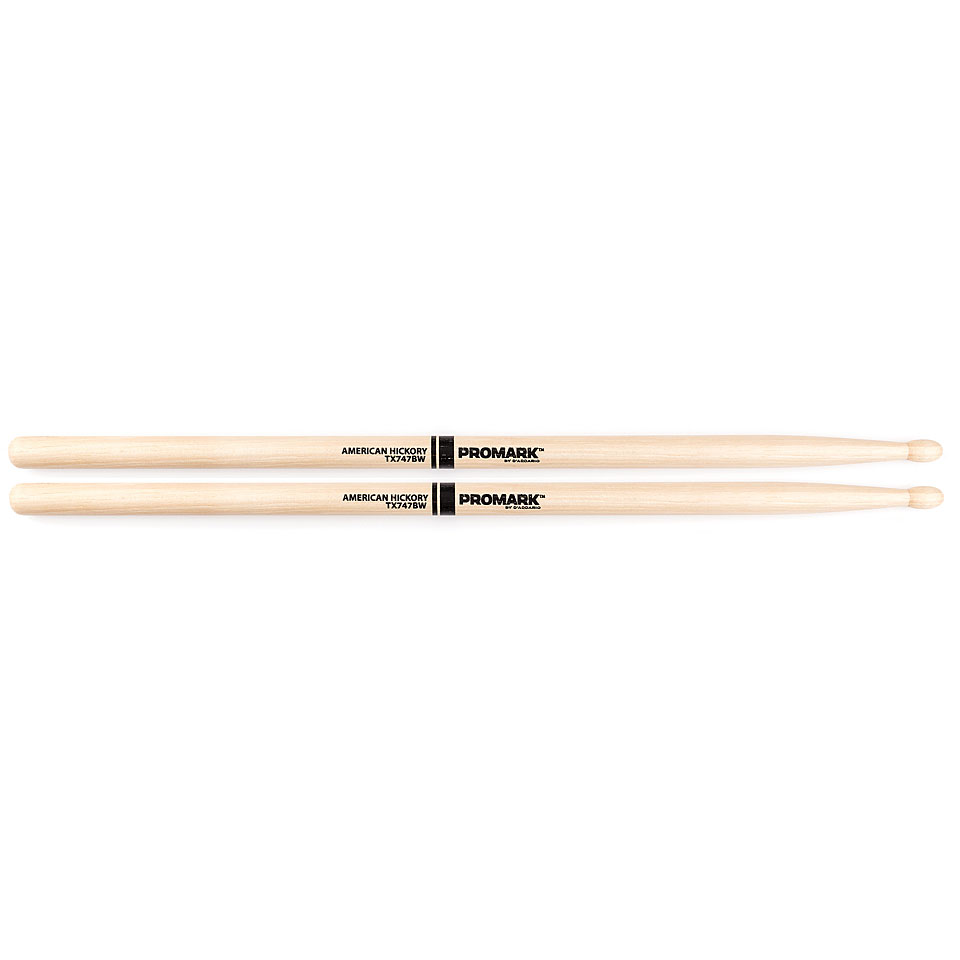 Promark Classic Forward Hickory 747B Oval Wood Tip Drumsticks von Promark