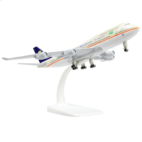 QIYUMOKE Boeing 747 Saudi Airlines 1/300 Druckguss-Metallflugzeugmodell mit Standdisplay, Legierungsflugzeug-Sammelmodellbausatz für Luftfahrtbegeisterte als Geschenk von QIYUMOKE
