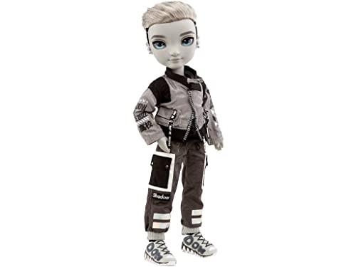 GLITTER BABIES Shadow High Serie - ASH Silverstone - Modepuppe in Grautönen mit schönen schwarzen Haaren, Zwei Designer-Outfits und Accessoires - Zum Sammeln - Für Kinder ab 6 Jahren von Rainbow High