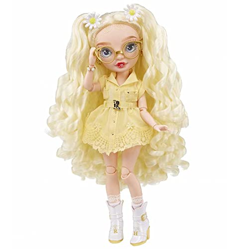 Rainbow High Modepuppe - Delilah Fields - Butterblumengelbe Puppe mit Brille & blonden Haaren - Inkl. 2 Mix & Match Designer-Outfits und Accessoires - Für Sammler und Kinder von 6-12 Jahren Rainbow High Modepuppe - Delilah Fields - Butterblumengelbe Puppe mit Brille & blonden Haaren - Inkl. 2 Mix & Match Designer-Outfits und Accessoires - Für Sammler und Kinder von 6-12 Jahren von Rainbow High