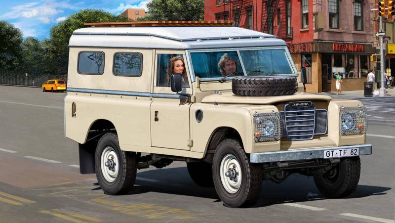 Land Rover Series III LWB (commercial) von Revell