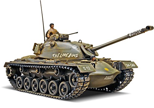 Revell Modellbausatz M48A2 Patton - Maßstab 1:35 - Hochdetaillierter Militärbausatz mit beweglicher Kanone und Türen - Zwei Besatzungsmitglieder und sechs Figuren inklusive - Optionale Markierungen von Revell